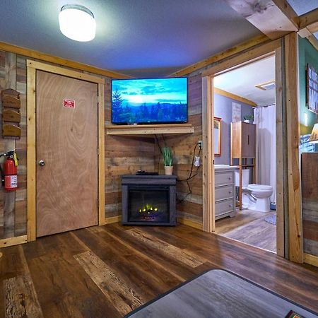 Steps From Downtown Pigeon Forge Parkway + Private Hottub And Firepit - Wifi - Firefly Bungalows Eksteriør bilde