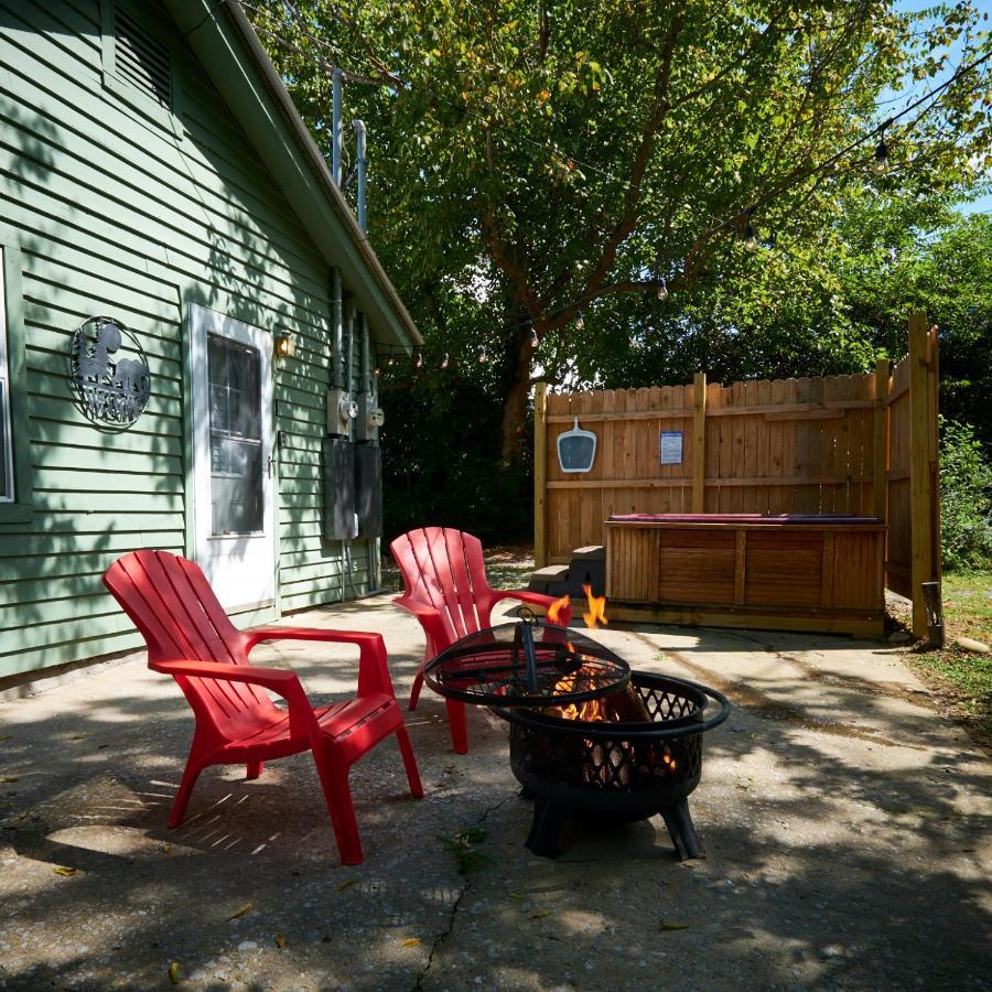 Steps From Downtown Pigeon Forge Parkway + Private Hottub And Firepit - Wifi - Firefly Bungalows Eksteriør bilde