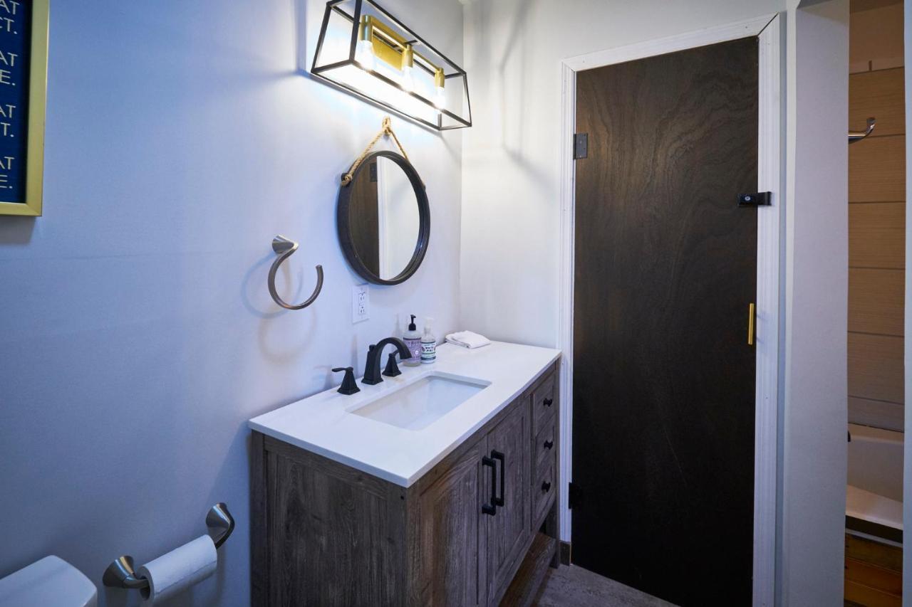 Steps From Downtown Pigeon Forge Parkway + Private Hottub And Firepit - Wifi - Firefly Bungalows Eksteriør bilde